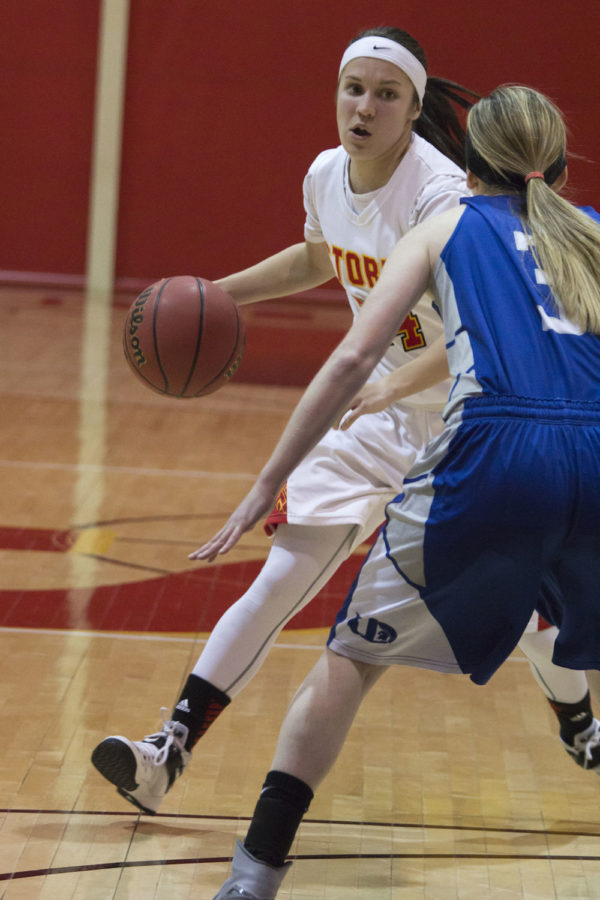 Women’s basketball punches ticket into IIAC Tourney with win over Buena Vista