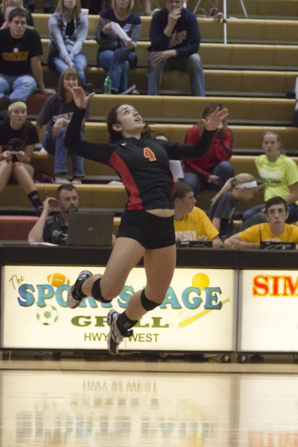 Volleyball blanked in IIAC opener