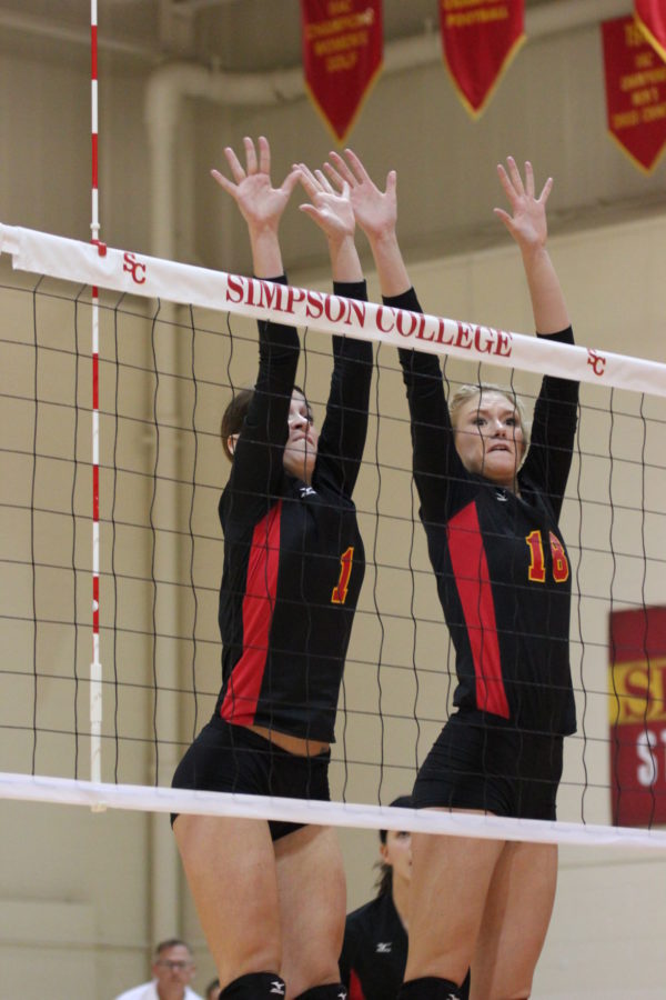 Volleyball goes 2-2 after strong day two at Ill. Wesleyan Classic