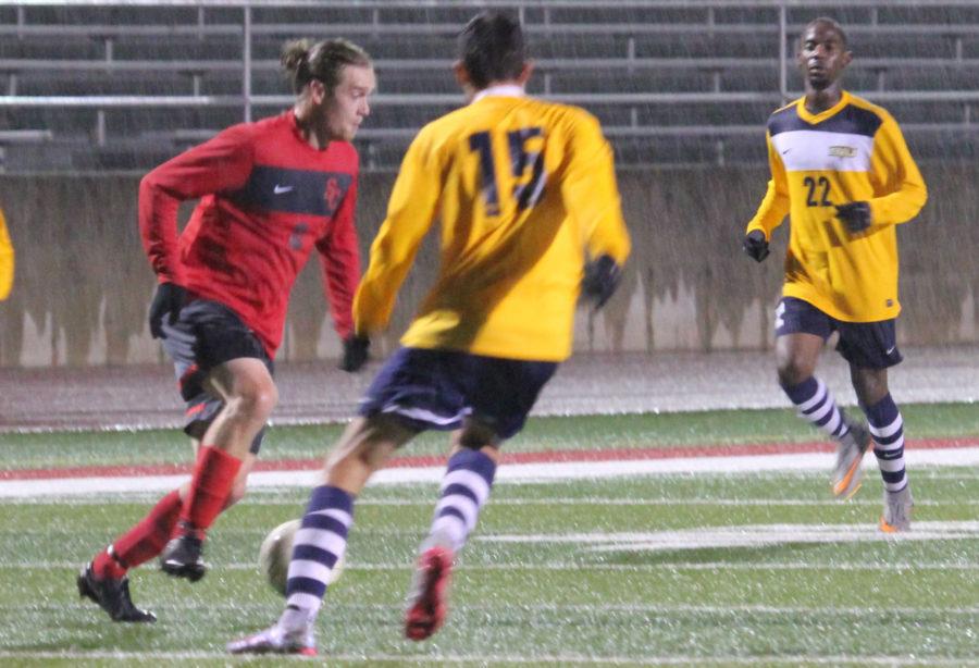 Storm advance to Rd. 2 of IIAC Tourney in heroic, penalty kick style