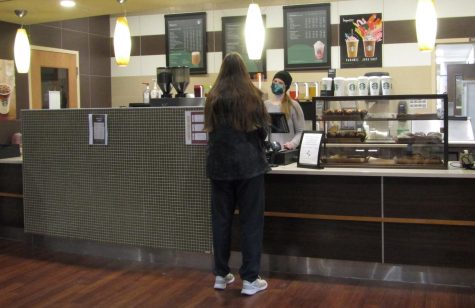 A staffing issue of food service workers has led to the adjustment of hours at Simpson dining locations.