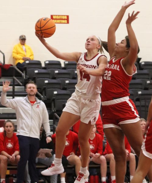 Women's basketball defeats Central in 46th match up